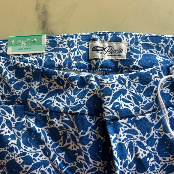 Old Navy Pixie Pants in Blue and White Floral - Picture 1 of 6